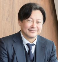 村中　靖